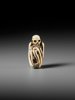 Lot 97 - A FINE IVORY NETSUKE OF A SKELETON