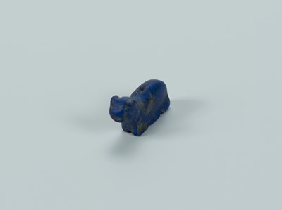 Lot 1370 - A BACTRIAN LAPIS LAZULI AMULET OF AN ANIMAL, c. 2500 YEARS OLD