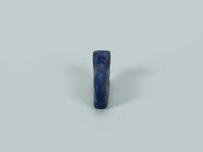Lot 1370 - A BACTRIAN LAPIS LAZULI AMULET OF AN ANIMAL, c. 2500 YEARS OLD