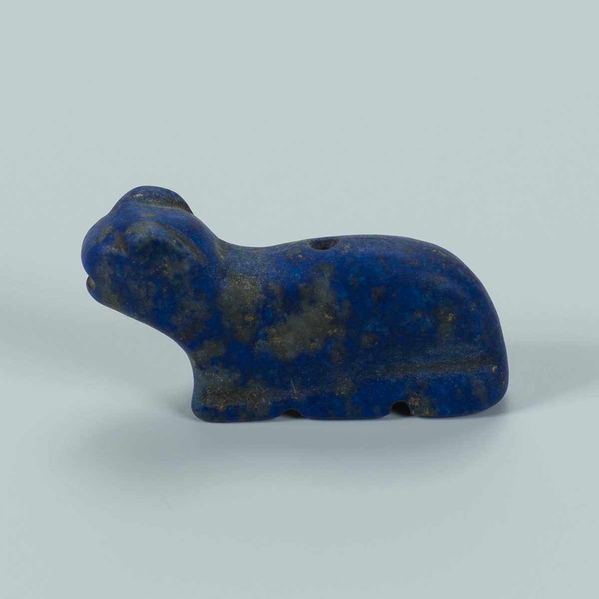 Lot 1370 - A BACTRIAN LAPIS LAZULI AMULET OF AN ANIMAL, c. 2500 YEARS OLD