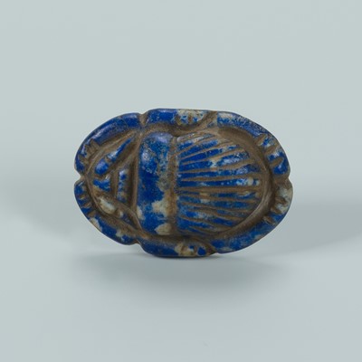 Lot 1384 - A BACTRIAN LAPIS LAZULI AMULET OF A SCARAB, c. 2500 YEARS OLD