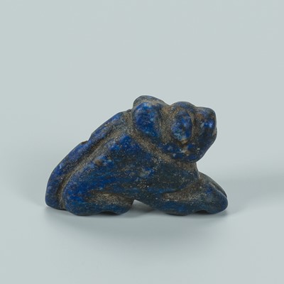 Lot 1402 - A BACTRIAN LAPIS LAZULI AMULET OF AN ANIMAL, c. 2500 YEARS OLD