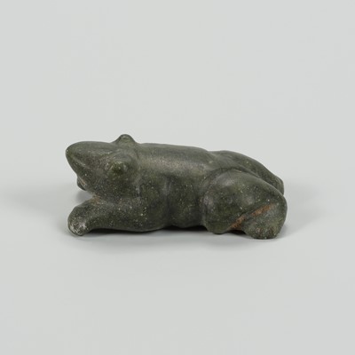 Lot 1189 - A SOUTHEAST ASIAN SERPENTINE ‘FROG’ TALISMAN, 3RD – 6TH CENTURY