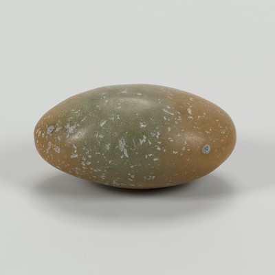 Lot 1267 - A SMALL MOONSHINE STONE ‘EGG’ GLOWING IN THE DARK