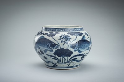 Lot 1954 - A BLUE AND WHITE ‘FISH IN A LOTUS POND’ PORCELAIN VASE, 19TH CENTURY