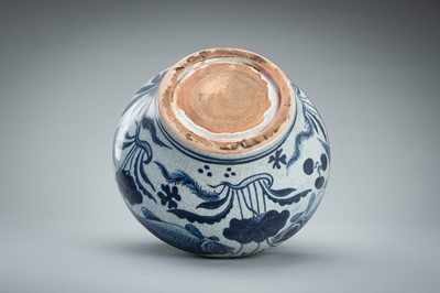 Lot 1954 - A BLUE AND WHITE ‘FISH IN A LOTUS POND’ PORCELAIN VASE, 19TH CENTURY