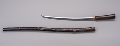 Lot 168 - TOMOSHIGE: A WAKIZASHI WITH ‘DRAGON’ SHIKOMIZUE KOSHIRAE