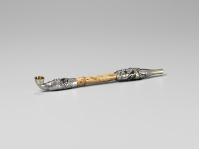 Lot 71 - SHORYUKEN MASATERU: A FINE AND LARGE SILVER AND BAMBOO KISERU (PIPE) DEPICTING THE BATTLE OF UJI