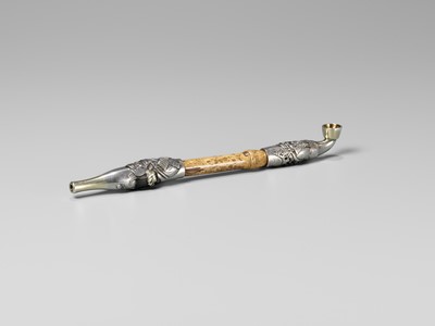 Lot 71 - SHORYUKEN MASATERU: A FINE AND LARGE SILVER AND BAMBOO KISERU (PIPE) DEPICTING THE BATTLE OF UJI