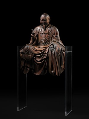 Lot 161 - A LARGE WOOD FIGURE OF A FUDAISHI, C. 1700