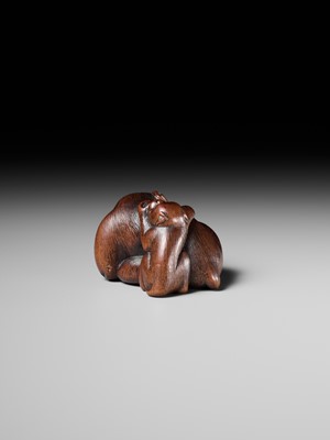 Lot 143 - MASANOBU: A SUPERB WOOD NETSUKE OF A MONKEY AND YOUNG