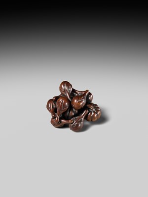 Lot 158 - A FINE WOOD NETSUKE OF A GROUP OF NASUBI AND TONASU