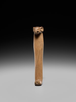 Lot 437 - KYOKUTEI: AN UNUSUAL SO-SCHOOL WOOD OBI-HASAMI NETSUKE OF A STYLIZED BAT