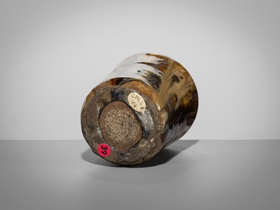 Lot 191 - A SETO WARE BROWN-GLAZED CHAIRE (TEA CADDY)