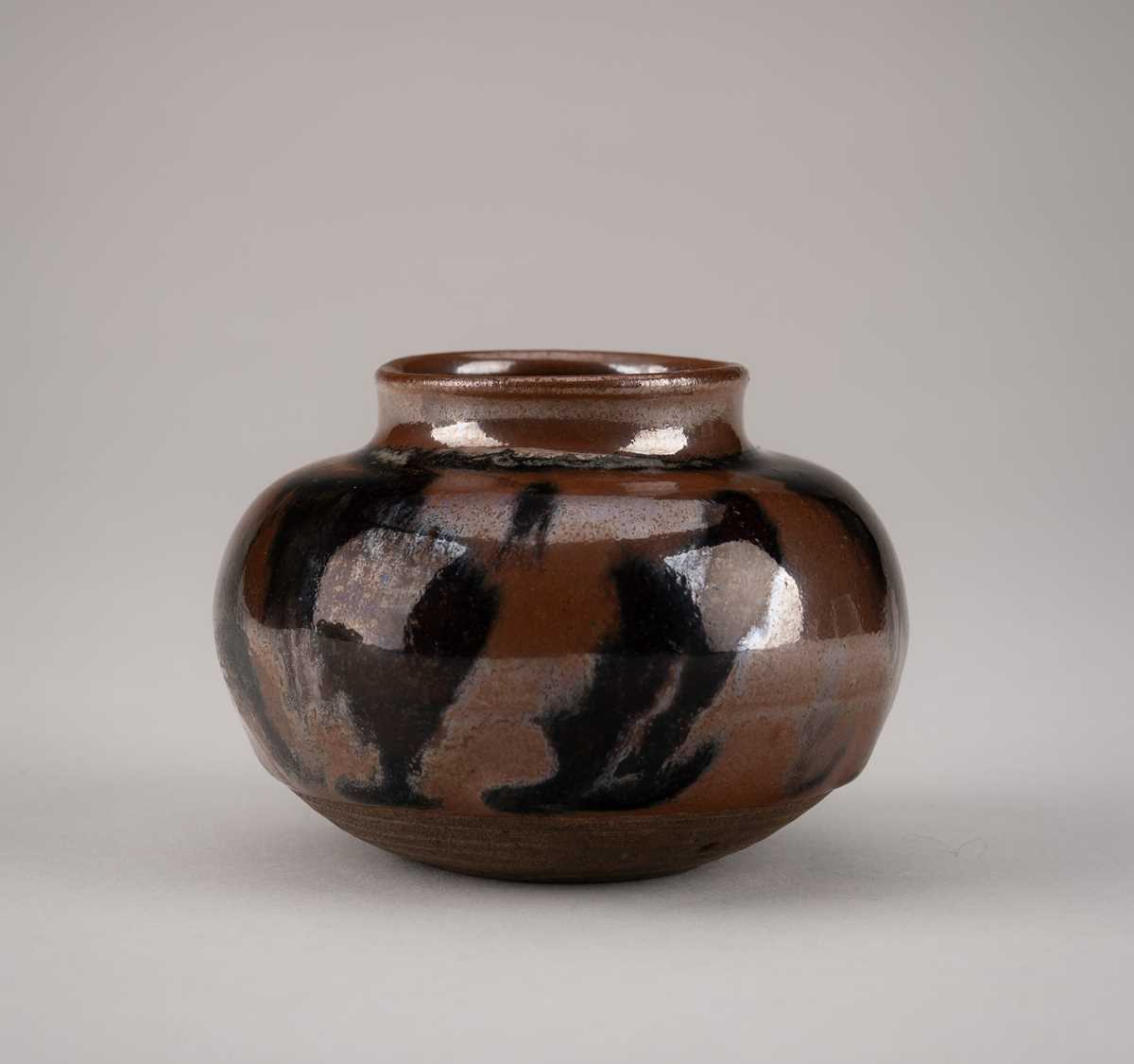 Lot 178 - A TAIKAI SETO WARE GLAZED CHAIRE (TEA CADDY)