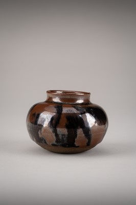 Lot 178 - A TAIKAI SETO WARE GLAZED CHAIRE (TEA CADDY)