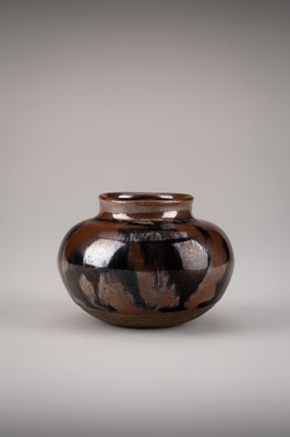 Lot 178 - A TAIKAI SETO WARE GLAZED CHAIRE (TEA CADDY)