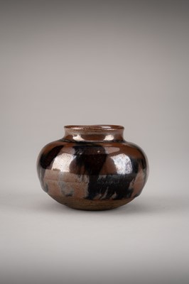 Lot 178 - A TAIKAI SETO WARE GLAZED CHAIRE (TEA CADDY)