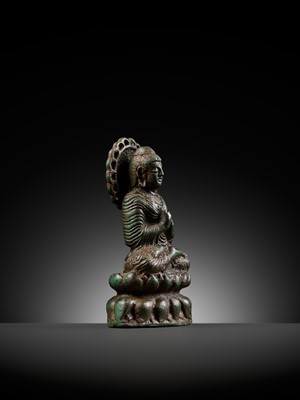 Lot 608 - A SILVER-INLAID BRONZE FIGURE OF BUDDHA, SWAT VALLEY, 7TH-8TH CENTURY