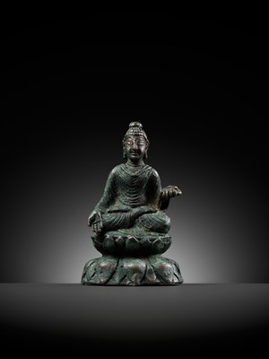 Lot 173 - A SILVER-INLAID BRONZE FIGURE OF BUDDHA SHAKYAMUNI, SWAT VALLEY, 7TH CENTURY