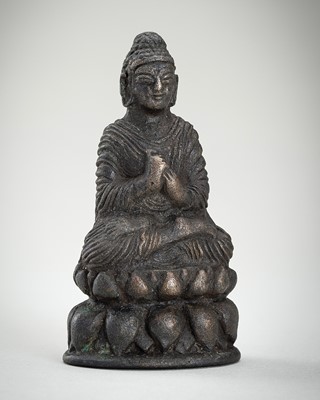 Lot 1213 - A SWAT VALLEY BRONZE FIGURE OF VAIROCANA, 8TH – 10TH CENTURY