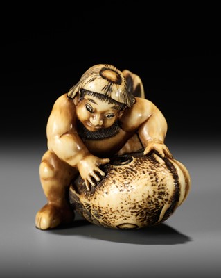 Lot 438 - AN IVORY NETSUKE OF ONIWAKAMARU STRUGGLING WITH THE GIANT CARP, ATTRIBUTED TO ANRAKU