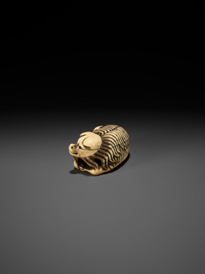 Lot 56 - A RARE IVORY NETSUKE OF A JAKONEKO (MUSK CAT)