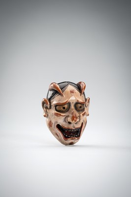 Lot 478 - A WOOD MASK NETSUKE OF HANNYA