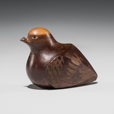 Lot 447 - SUKENAGA: AN ITTOBORI WOOD NETSUKE OF A PIGEON