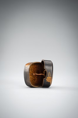 Lot 657 - A LACQUER HAKO NETSUKE WITH KIKU BLOSSOMS
