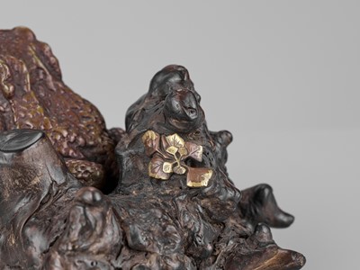 Lot 21 - A FINE PARCEL-GILT BRONZE AND ROOT WOOD OKIMONO OF A TOAD