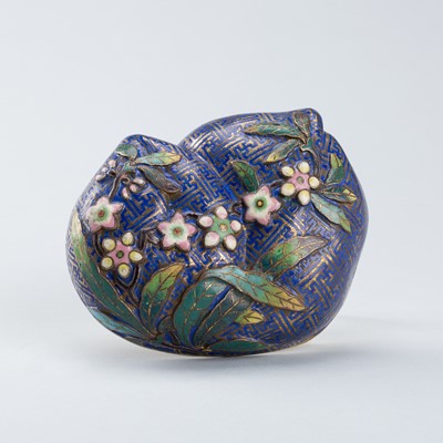 Lot 1678 - A CLOISONNÉ BOX AND COVER IN THE FORM OF TWIN PEACHES, QING DYNASTY