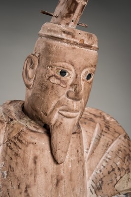 Lot 90 - A FINE WOOD FIGURE OF A SEATED TENJIN
