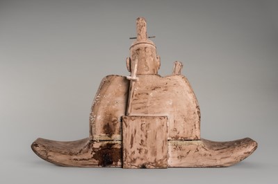 Lot 90 - A FINE WOOD FIGURE OF A SEATED TENJIN