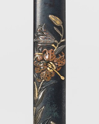 Lot 270 - ISHIGURO MASAYOSHI: A FINE ISHIGURO SCHOOL SHAKUDO KOZUKA DEPICTING A LILY