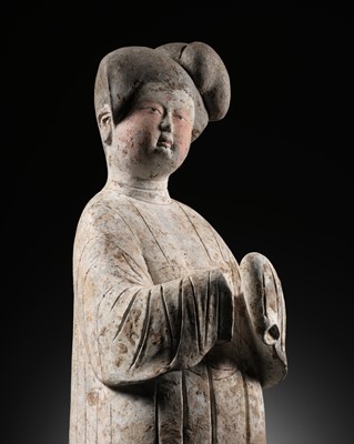 Lot 523 - A LARGE PAINTED POTTERY FIGURE OF A COURT LADY, TANG DYNASTY