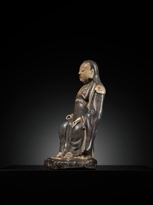 Lot 553 - A RARE CIZHOU PAINTED FIGURE OF ZHENWU, YUAN TO EARLY MING DYNASTY, 14TH-15TH CENTURY