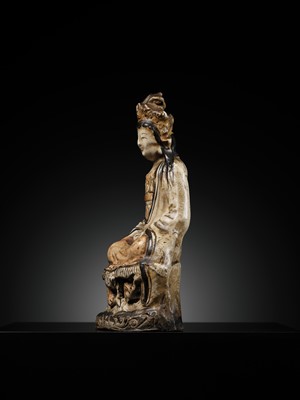 Lot 340 - A CIZHOU PAINTED FIGURE OF GUANYIN, JIN TO EARLY MING DYNASTY