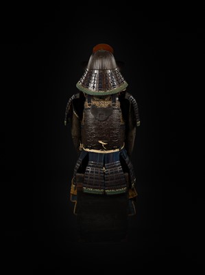 Lot 163 - A KAGA SUIT OF ARMOR WITH A SUJIBACHI KABUTO AND HOSOKAWA CLAN MON MAEDATE