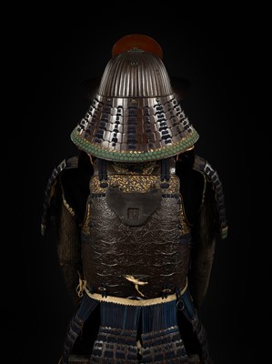 Lot 163 - A KAGA SUIT OF ARMOR WITH A SUJIBACHI KABUTO AND HOSOKAWA CLAN MON MAEDATE