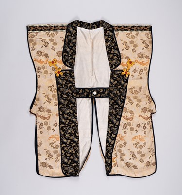 Lot 160 - A SILK BROCADE ‘PHOENIX’ JIMBAORI (ARMOR SURCOAT)