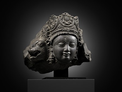 Lot 192 - AN IMPORTANT GRAY CHLORITE HEAD OF VAIKUNTHA VISHNU, KASHMIR, 8TH TO EARLY 9TH CENTURY