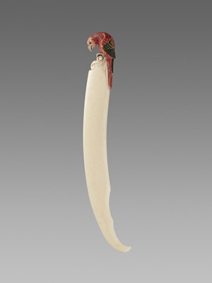 Lot 95 - A DECORATIVE IVORY DAGGER WITH A LONG-TAILED PARROT