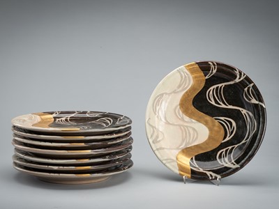 Lot 147 - ANDO HIDETAKE: A SET OF EIGHT MINO CERAMIC DISHES