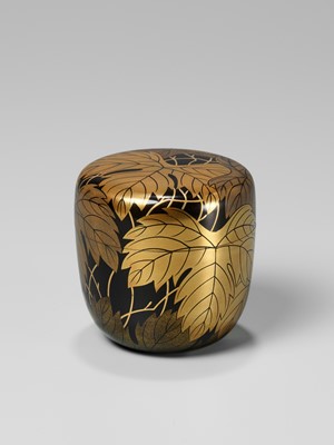 Lot 52 - GOTO DOHO: A LACQUER NATSUME (TEA CADDY) WITH IVY LEAVES