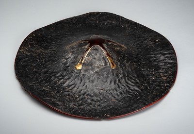 Lot 153 - A BLACK LACQUERED JINGASA (WAR HAR)