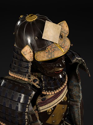 Lot 164 - A SUIT OF ARMOR (YOROI) WITH A SUJIBACHI KABUTO WITH A HISHIMON MAEDATE