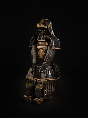 Lot 164 - A SUIT OF ARMOR (YOROI) WITH A SUJIBACHI KABUTO WITH A HISHIMON MAEDATE