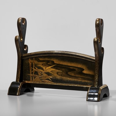 Lot 196 - A FINE BLACK-LACQUER KATANE-KAKE (SWORD STAND)