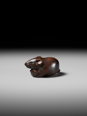 Lot 147 - KANO TOMOKAZU: A SUPERB WOOD NETSUKE OF A RAT WITH EDAMAME BEAN POD